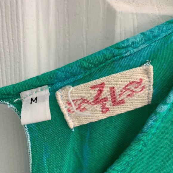 Green Open- back Tank Top-Medium - Picture 5 of 6